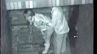 جوني هينيسي يدور على سرير بطابقين في حين الحصول على مواقع افلام سكس مترجم جديد بوسها لعق