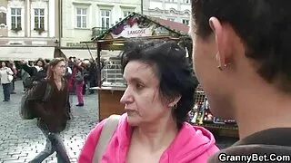 فاتح للشهية سمراء المصات ديك ويحصل مارس الجنس سكس بورن مترجم جديد على طاولة التدليك