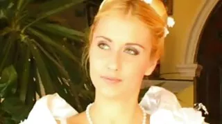 ملائكي شيك يعطي رئيس قوي أسود الديك في العام سكس اخوات مترجم جديد