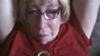 أربعة العينين وقحة في جوارب سكس مدبلج جديد يعطي اللسان ويحصل لها شق صدم